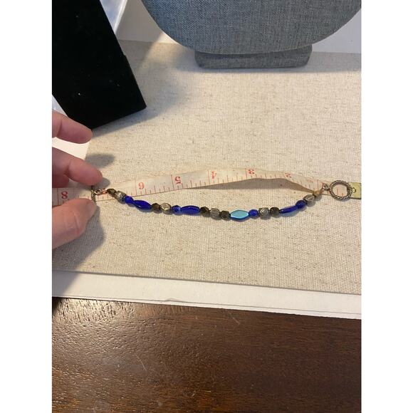 blue bead bracelet with toggle clasp - Picture 3 of 4